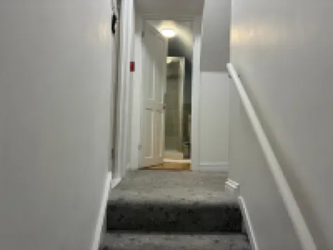 帶電動車充電器的兩臥室閣樓公寓