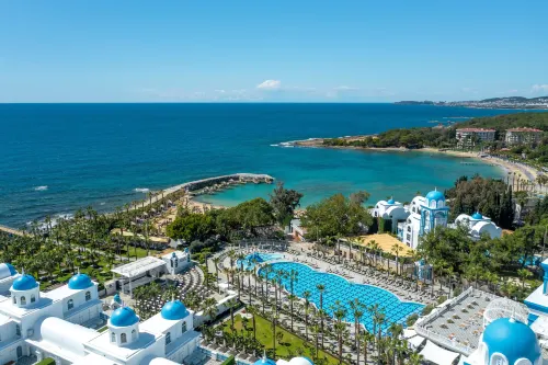 Rubi Platinum Spa Resort & Suites - Private Pools