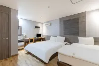 HOTEL IMT