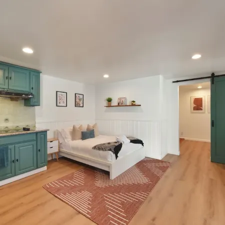 7 Bed Single Level Home+Detached Casita, Game Room, Fire-Pit, Free Parking/Wi-fi