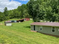 Rosey's Retreat Charming 2-bedroom Country Cottage in LaFollette, Tennessee WiFi