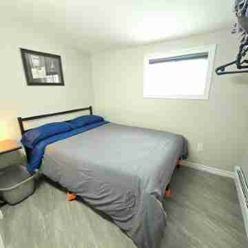 Cozy home on a quiet street minutes to downtown Kingston! Rooms