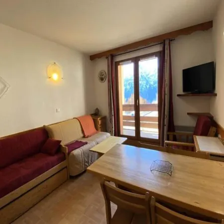 Apartment in France with Ski-In/Ski-Out Access Отели в г. Веноск