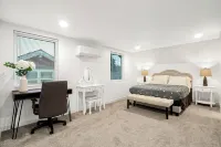 Newly renovated 3B2B main home with yard, AC in lovely Seattle Mt Baker Hotels in Rainier Valley