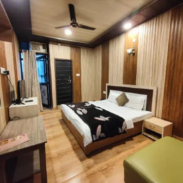 The Mountain View Tapovan