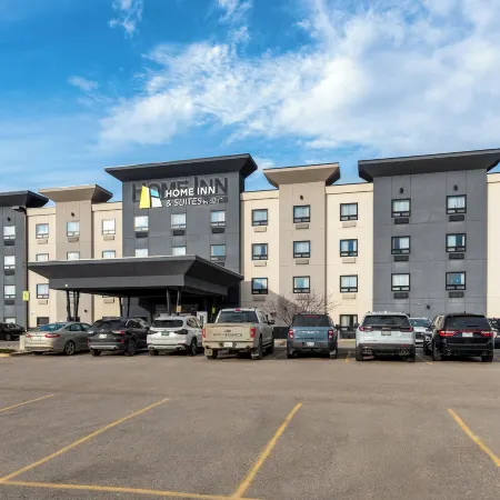 Home Inn & Suites Regina Airport
