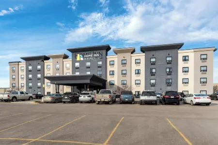 Home Inn & Suites Regina Airport