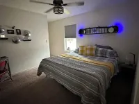 "THE SHOP" retro 60's Hotels in Van Buren County