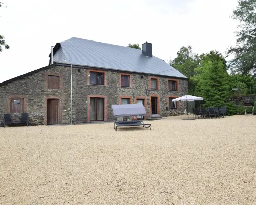 Cottage in Ardennes with Heated Pool Hoteles en La Roche-en-Ardenne