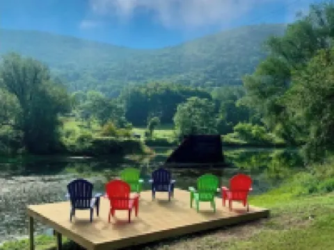 Kayak/Canoe/Fish & Relax right from the backyard of this Riverfront 3 B/R home! Hotels in Colchester