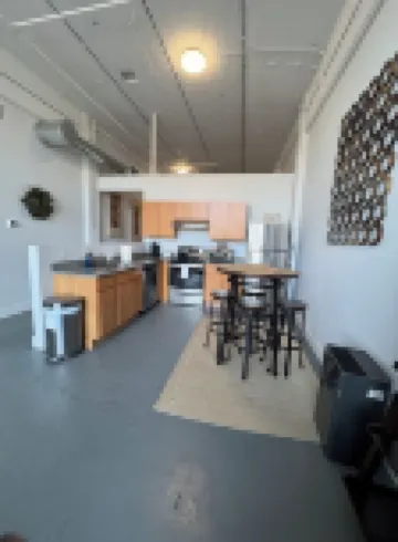 King Bed, Gym, Bike trail, Brewery on site!