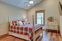 Smoky Mountain Cabin Rental Game Room, Fire Pit! - spa