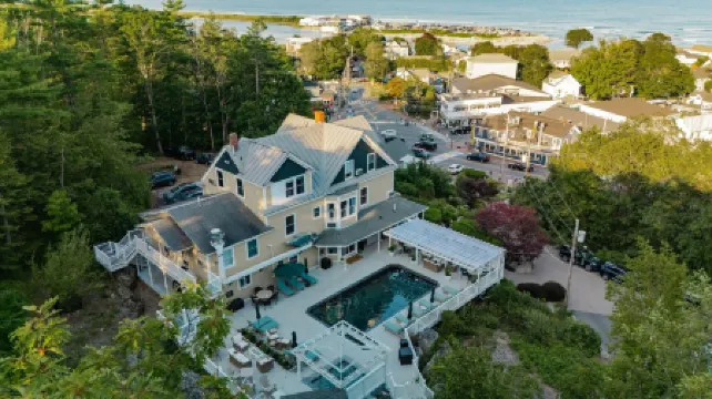 The Trident Inn Отели рядом с достопримечательностью «Оганкит Бич»