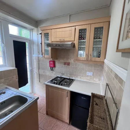 Cozy Studio Flat in South Croydon - Ideal for Short or Long Stays