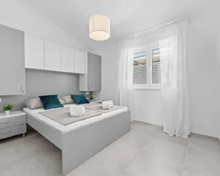 Cosy apartment near Rock Beach Hotels in Peroj