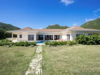 Direct Beachfront 6 BDR/en-suite /maid included. Excellent service. Rare gem (H) Hotels in Guana Bay