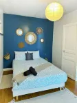 Charming Modern Apartment in Puteaux with City Views - Condos