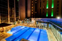 Holiday Inn SUITES KUWAIT SALMIYA by IHG - Kolam Renang