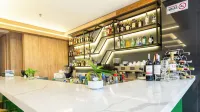 One Sixteen Hotel - bar
