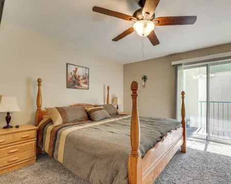 Community Pool and Gym Apt 5 Mi to Laughlin Casinos Hotels in Laughlin