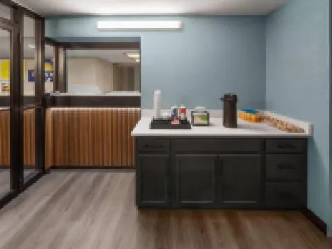 Days Inn by Wyndham Kansas City Northeast Hotels in Chouteau Township
