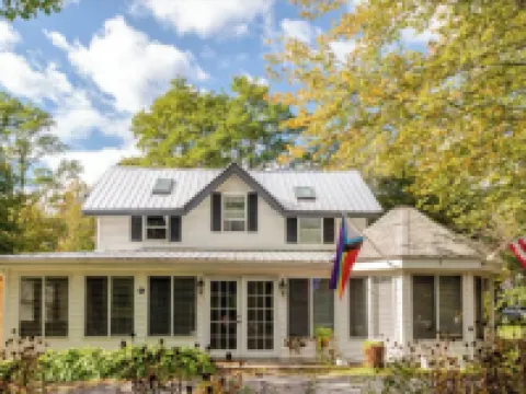 Private Giant Luxury Creekside Home - Serenity Hotels in Catskill