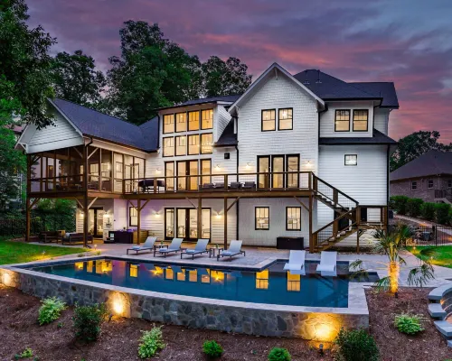 Northshore Landing Hotels in Westport