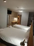Logis Hôtel Acotel Avignon Nord - Pysäköinti