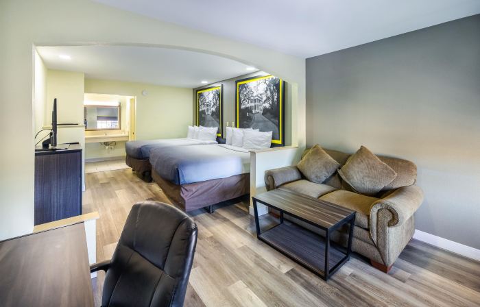 Super 8 by Wyndham Jackson MS