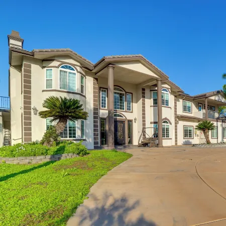 Expansive Riverside Mansion! Luxe, Family Friendly