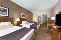 Days Inn & Suites by Wyndham Fort Pierce I-95 - parking