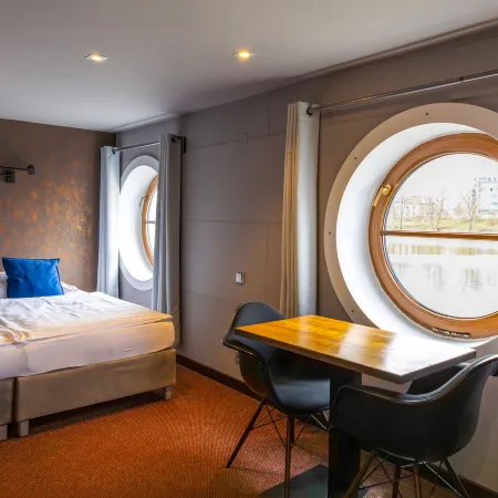 Botel Marina