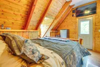 Secluded Oakland Cabin w/ Private Yard! - WiFi