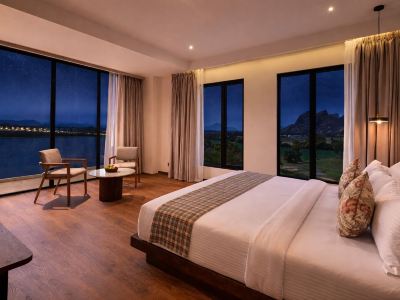 Avisa Hotel & Resort - Abu Road Luxury Pool & Mountain View