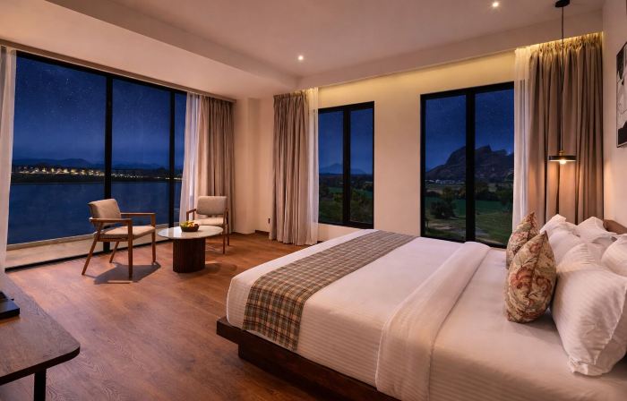 Avisa Hotel & Resort - Abu Road Luxury Pool & Mountain View