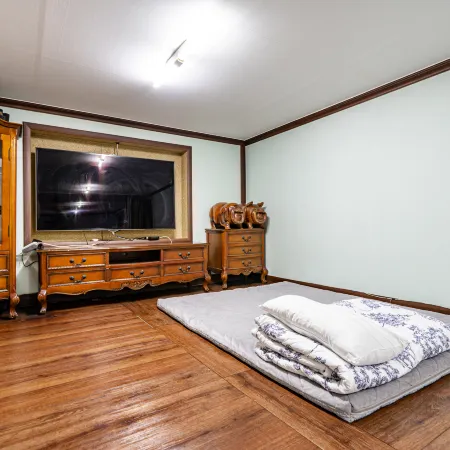 Boeun Songnisan Way to Cheonwangbong Pension Отели рядом с достопримечательностью «Храм Попчуса»