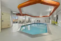 City Express by Marriott Manteno - piscina