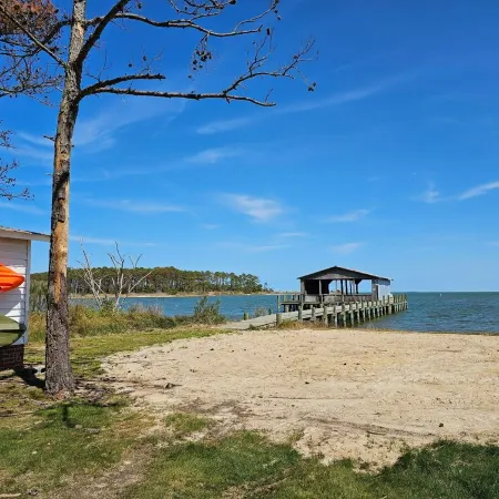 5 Star Bayfront with 4 Br and 2 Full Bathrooms - Room for Multiple Families