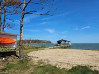 5 Star Bayfront with 4 Br and 2 Full Bathrooms - Room for Multiple Families