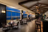 Radisson Blu Hotel and Resort, Sohar - bar