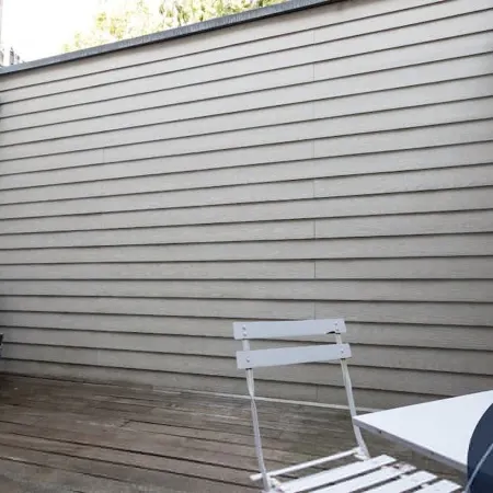 La terrasse, proche des places 2 chambres