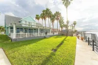 Bayside Waterfront Home With Private Patio
