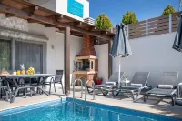 Saktouris Villa - Villaer