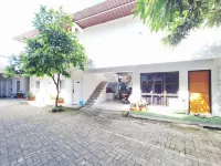 Niti Stay Syariah near Stasiun Wates RedPartner Hotels in Wates