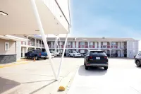 Circle S Motel Cozad I-80 - parking