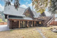 Creekside Retreat Near Olympic NP: Hot Tub, Sauna and Firepit