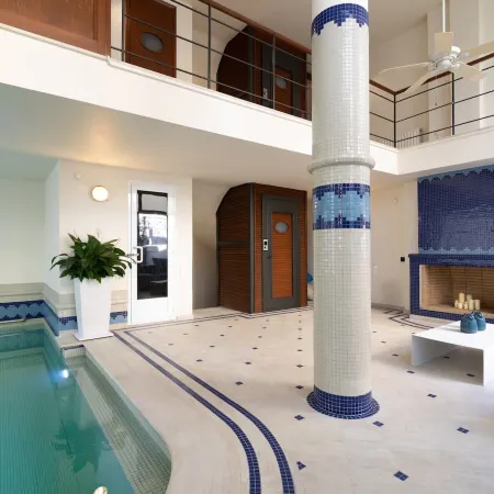 Ma Maison Downtown Villa N°8, Indoor Heated Pool