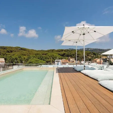 Neptuno Apartments
