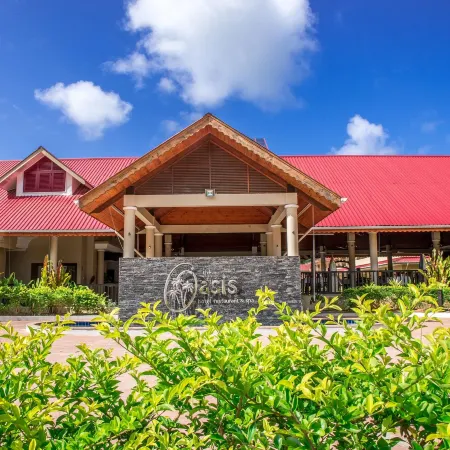 Oasis Hotel Restaurant & Spa