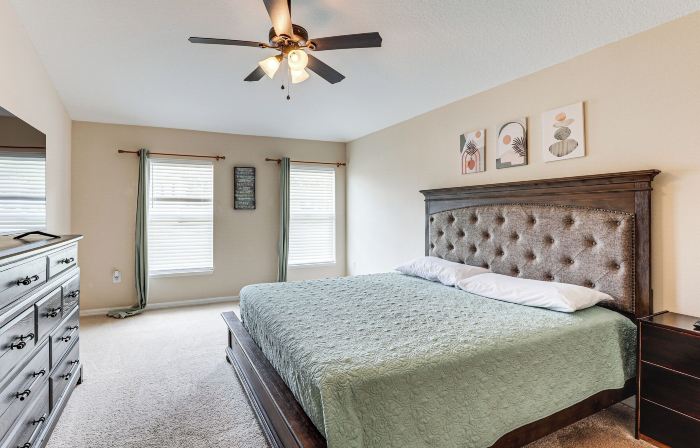 Spacious 4BR Home in Deltona w/ Screened Porch!